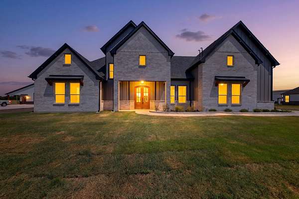 1.5 Acres of Land with Home for Sale in Wolfe City, Texas