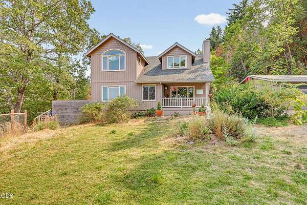 6.6 Acres of Land with Home for Sale in Ashland, Oregon