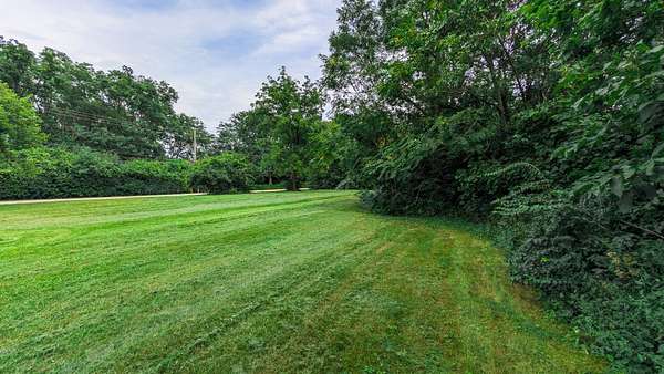 0.92 Acres of Residential Land for Sale in Warrenville, Illinois