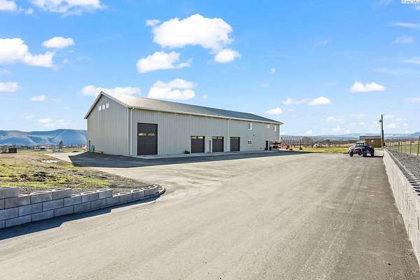 5.3 Acres of Land with Home for Sale in Selah, Washington