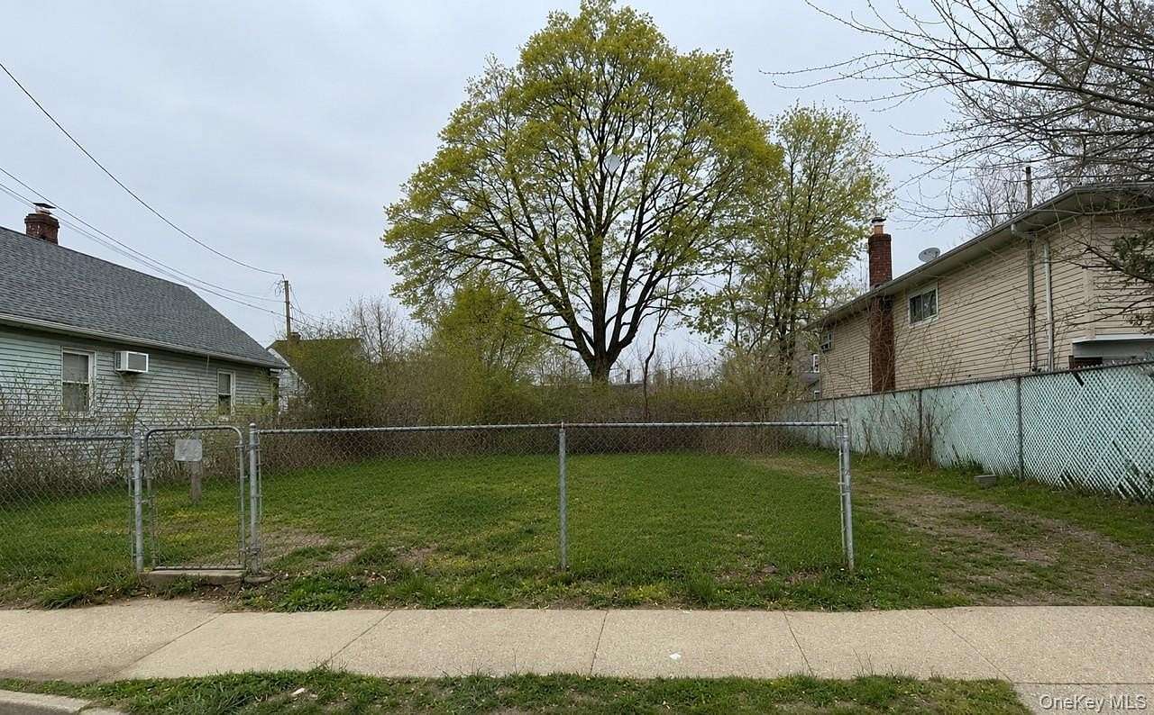 0.12 Acres of Land for Sale in Hempstead, New York