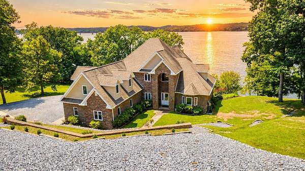 1.9 Acres of Land with Home for Sale in Cadiz, Kentucky