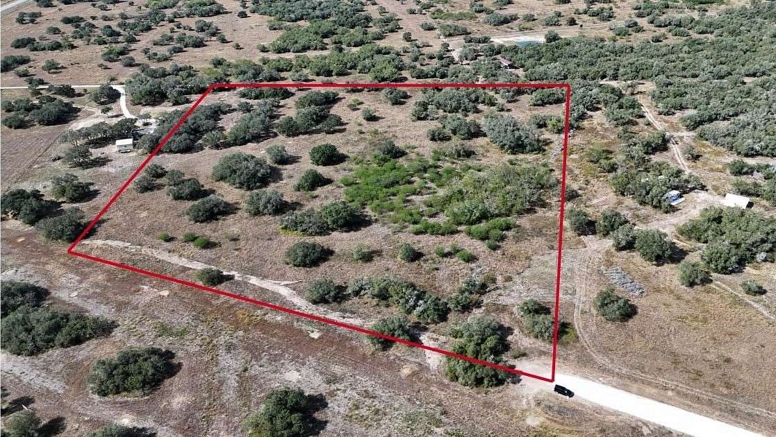 11 Acres of Recreational & Residential Land for Sale in Refugio, Texas