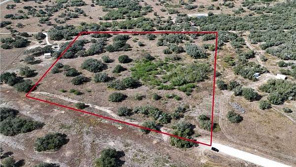 11 Acres of Recreational & Residential Land for Sale in Refugio, Texas