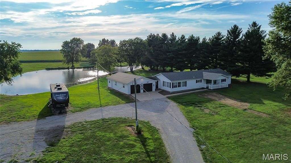 7 Acres of Land with Home for Sale in Pocahontas, Illinois