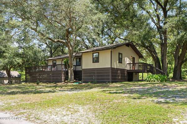 7.1 Acres of Land with Home for Sale in Vernon, Florida
