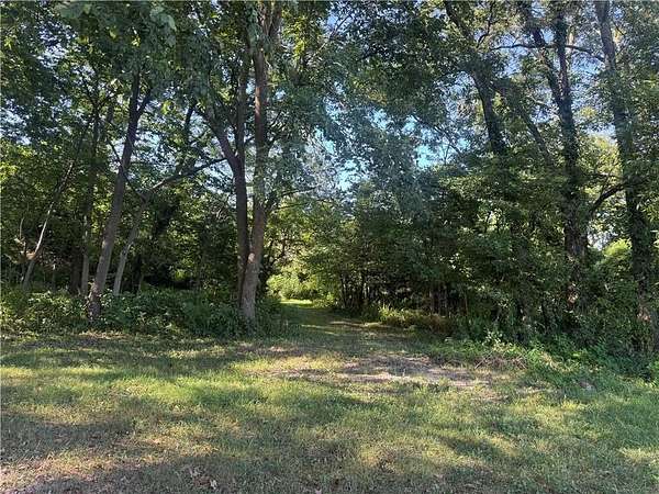 6 Acres of Residential Land for Sale in Amsterdam, Missouri