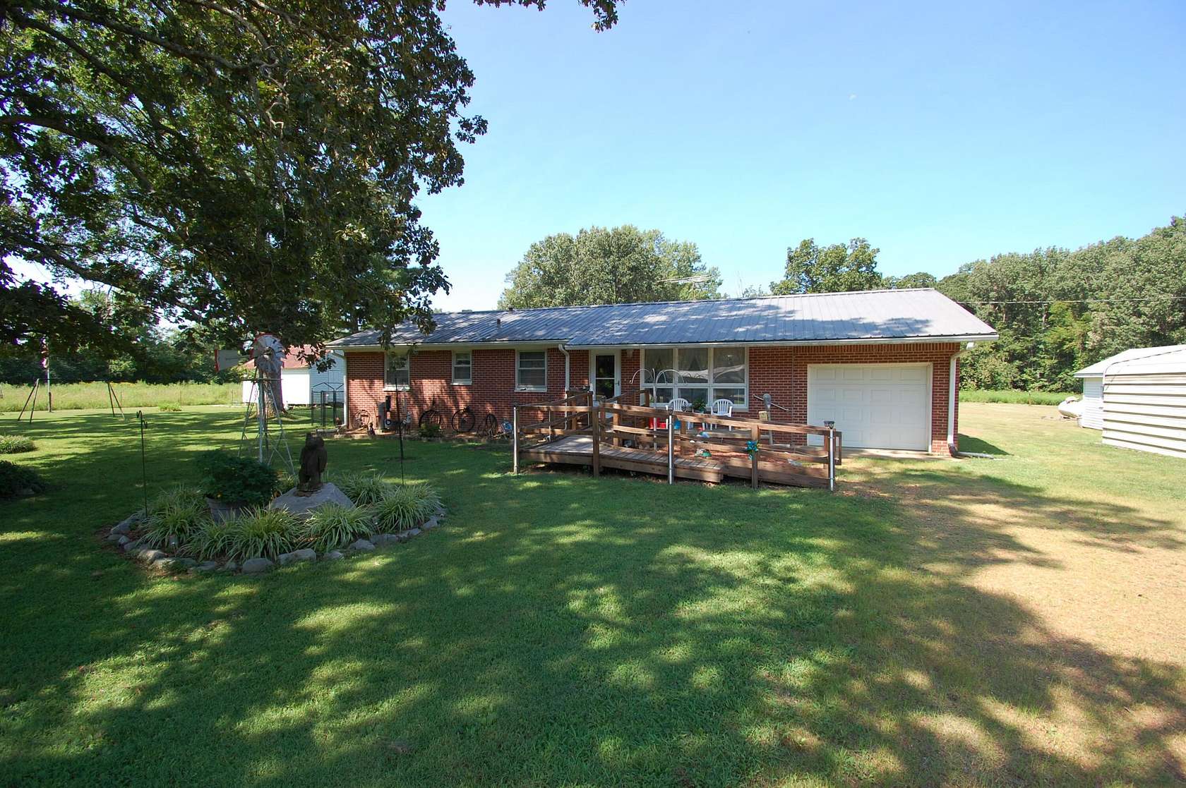 75 Acres of Land with Home for Sale in Paducah, Kentucky