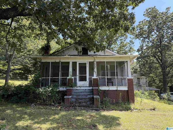 2.89 Acres of Land with Home for Sale in Anniston, Alabama