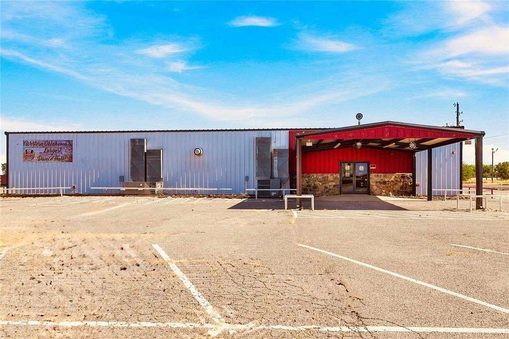3 Acres of Improved Commercial Land for Sale in Elk City, Oklahoma