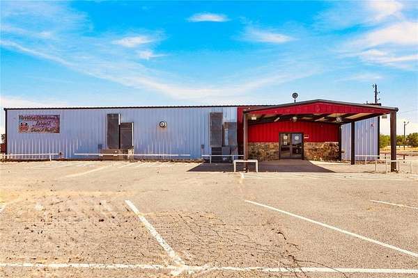 3 Acres of Improved Commercial Land for Sale in Elk City, Oklahoma