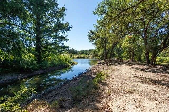 10 Acres of Land for Sale in Carlton, Texas