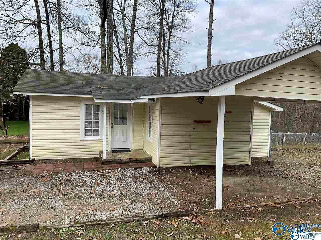 13 Acres of Land with Home for Sale in Gadsden, Alabama