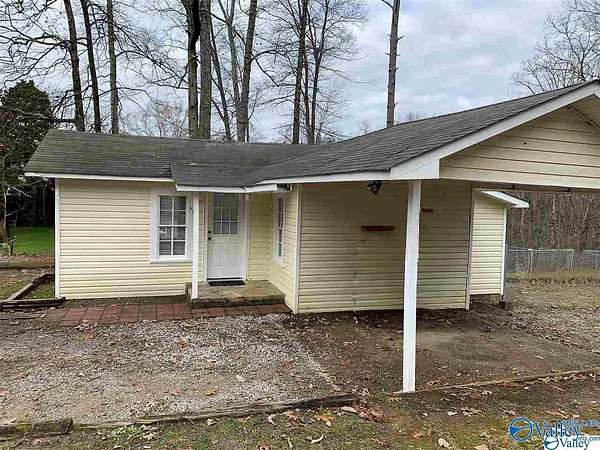13 Acres of Land with Home for Sale in Gadsden, Alabama