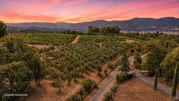 27 Acres of Land for Sale in Ukiah, California