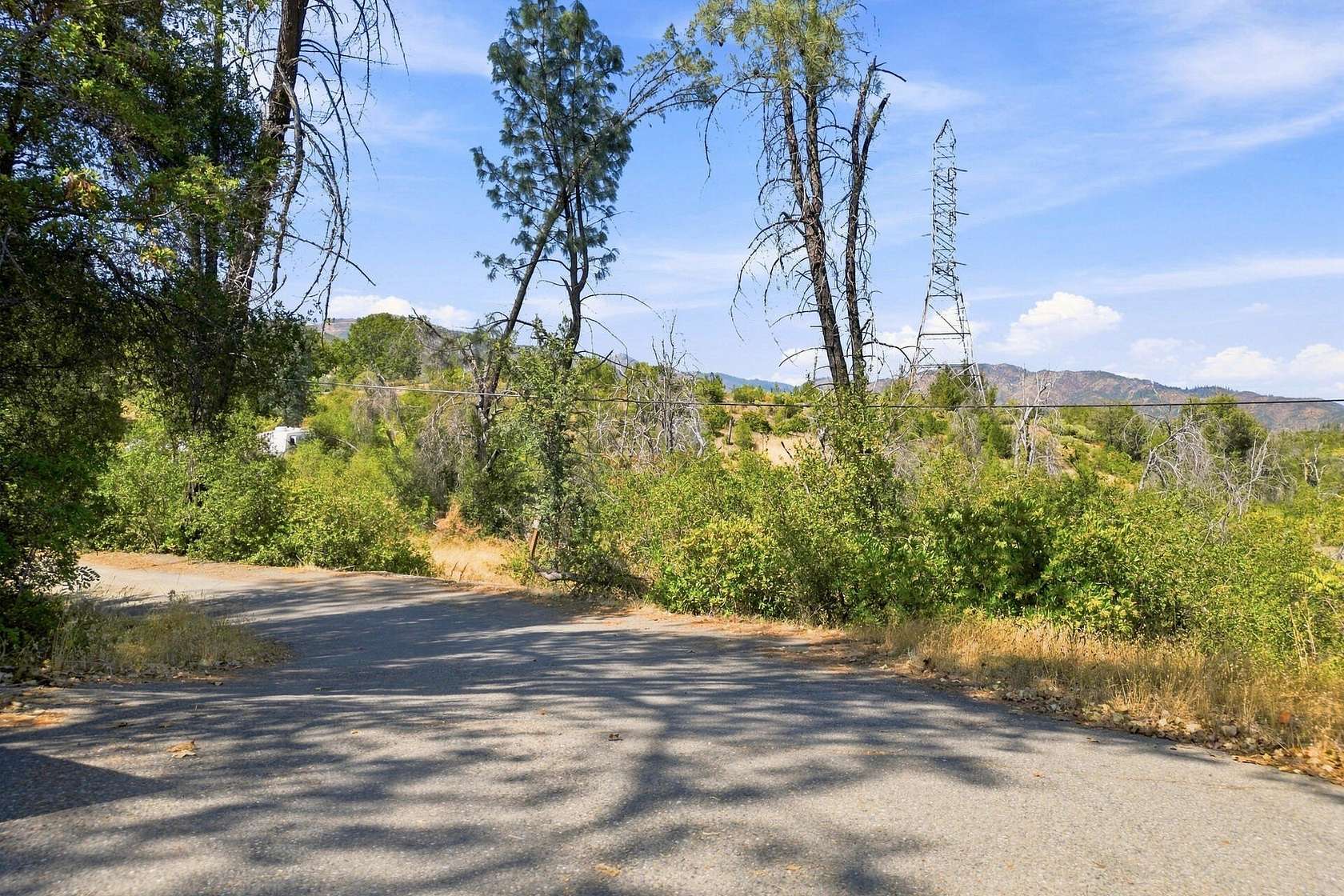4 Acres of Residential Land for Sale in Shasta, California