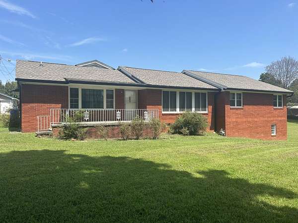 1.5 Acres of Land with Home for Sale in Morristown, Tennessee