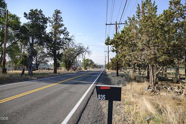 10 Acres of Residential Land for Sale in Redmond, Oregon