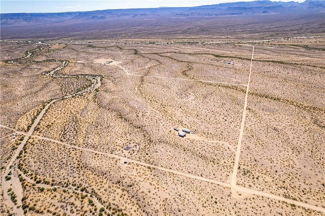 40 Acres of Land for Sale in Golden Valley, Arizona