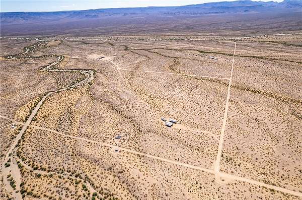 40 Acres of Land for Sale in Golden Valley, Arizona