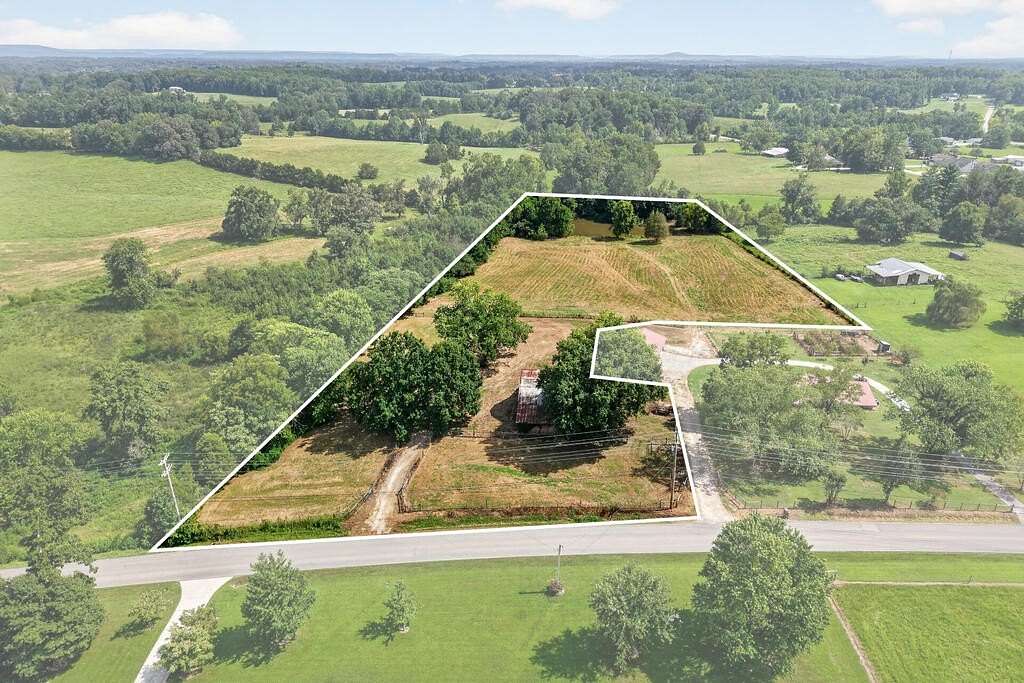 6 Acres of Agricultural Land for Sale in Cookeville, Tennessee
