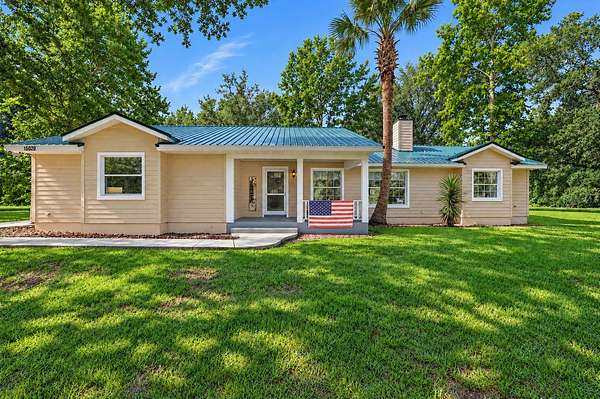 20 Acres of Land with Home for Sale in Ocala, Florida