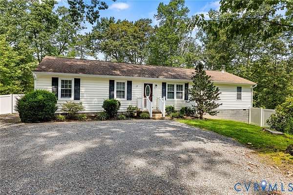 6.72 Acres of Land with Home for Sale in Mechanicsville, Virginia