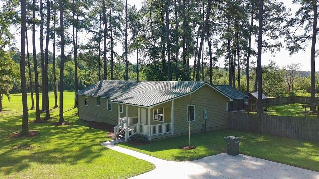 4.77 Acres of Land with Home for Sale in Ochlocknee, Georgia