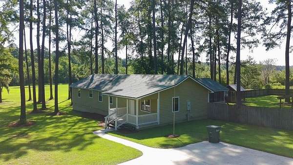 4.77 Acres of Land with Home for Sale in Ochlocknee, Georgia