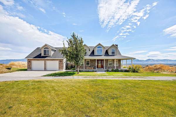 11 Acres of Land with Home for Sale in Petersboro, Utah