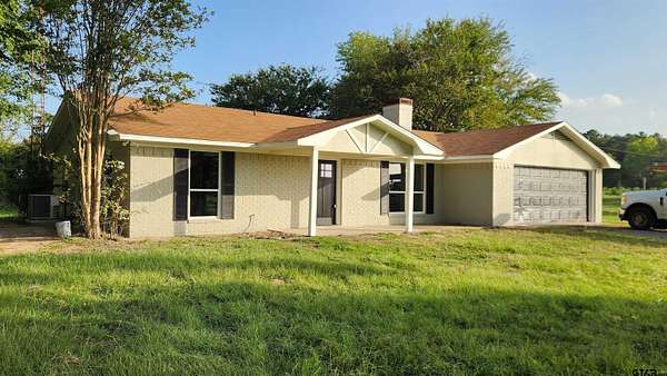 5.76 Acres of Land with Home for Sale in LaRue, Texas