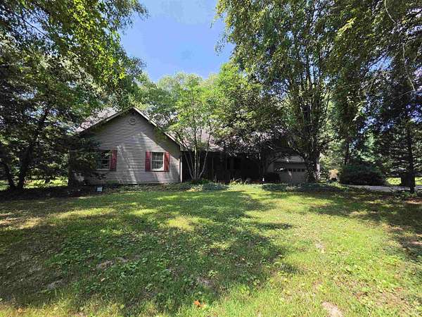 3 Acres of Land with Home for Sale in Vincennes, Indiana