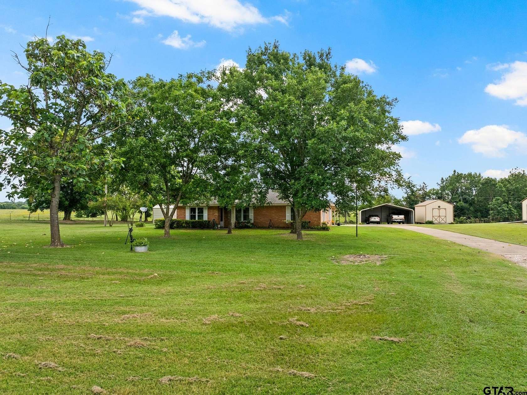 16.2 Acres of Land with Home for Sale in Pittsburg, Texas