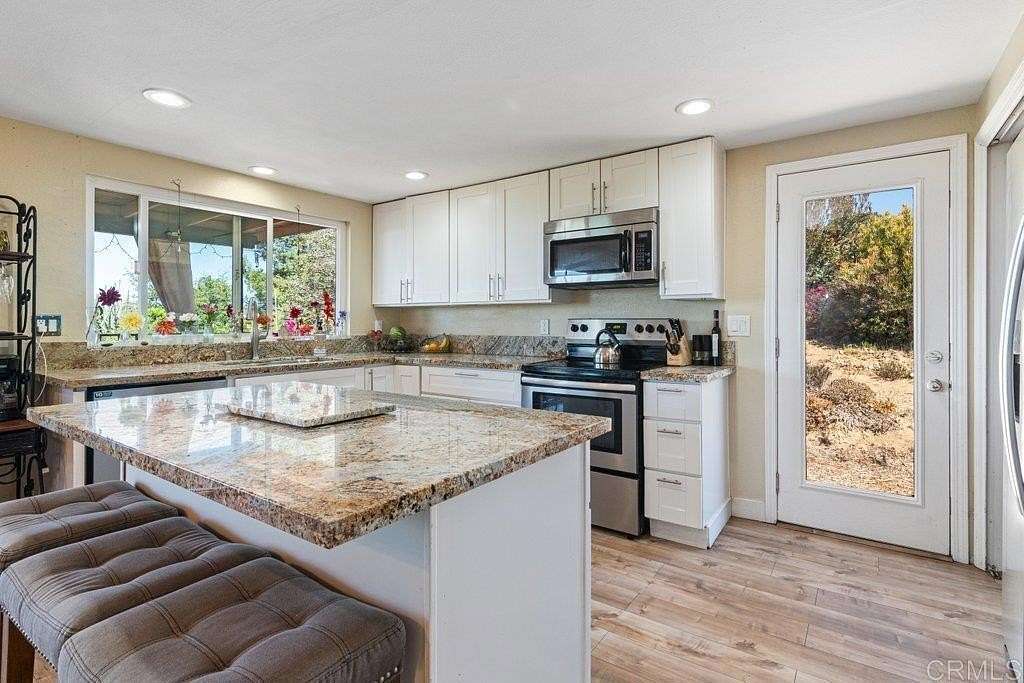 3 Acres of Land with Home for Sale in Fallbrook, California