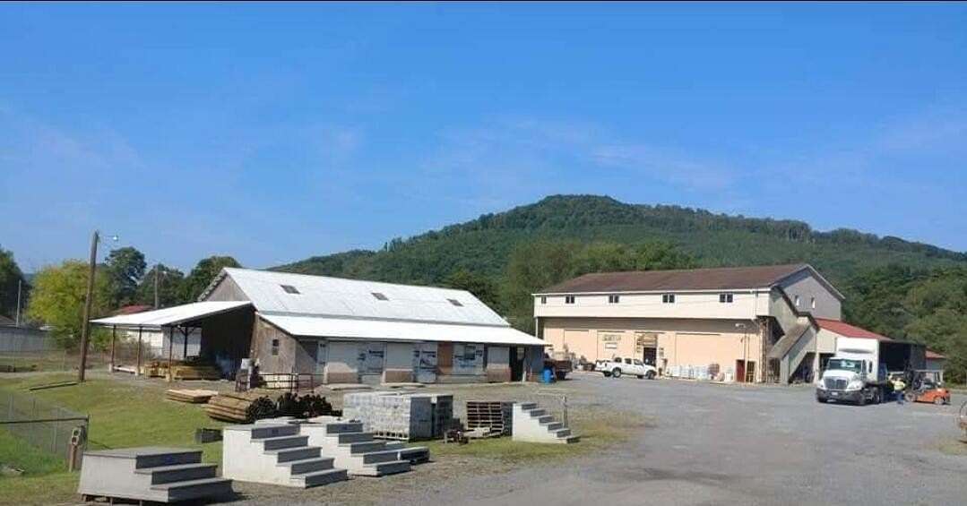 3.17 Acres of Land with Home for Sale in Rainelle, West Virginia