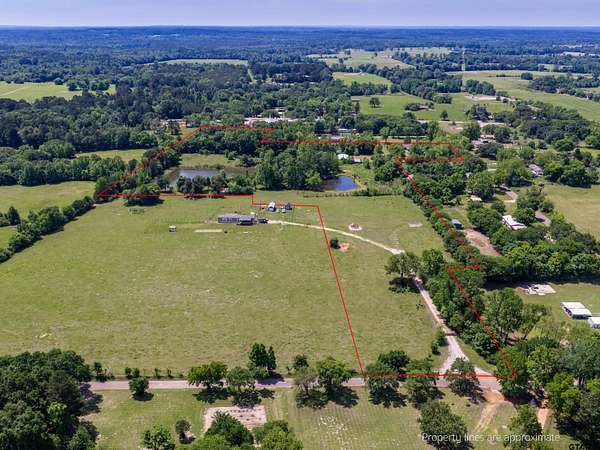 15.5 Acres of Land with Home for Sale in Arp, Texas