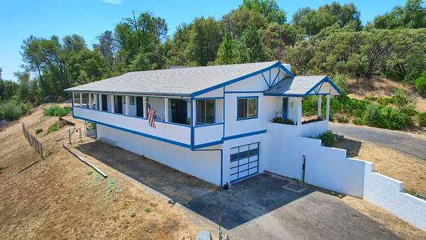 2.13 Acres of Land with Home for Sale in Mariposa, California