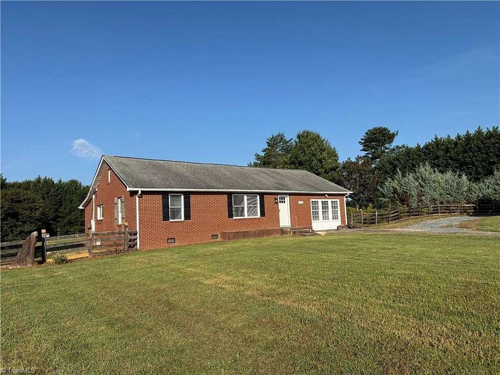 2 Acres of Land with Home for Lease in Kernersville, North Carolina
