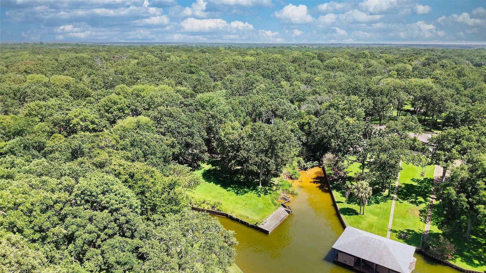 2 Acres of Residential Land for Sale in Malakoff, Texas