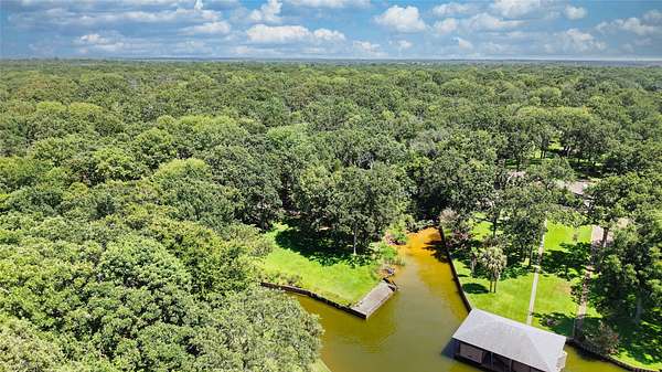 2 Acres of Residential Land for Sale in Malakoff, Texas