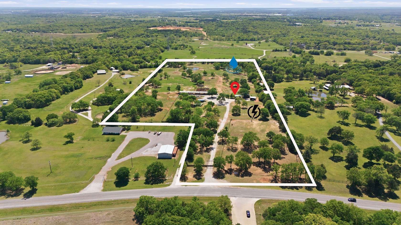 19.4 Acres of Land for Sale in Collinsville, Texas