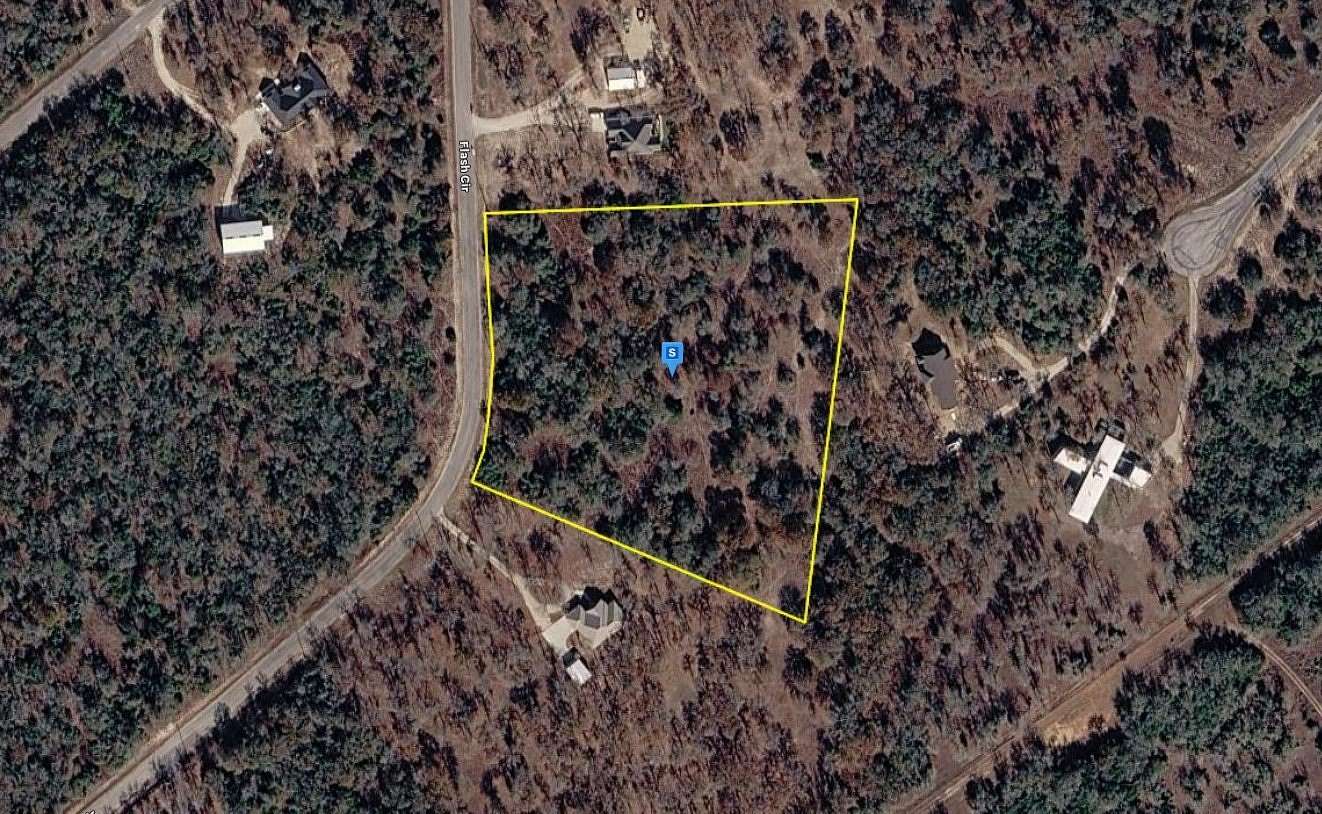 7 Acres of Residential Land for Sale in Luling, Texas