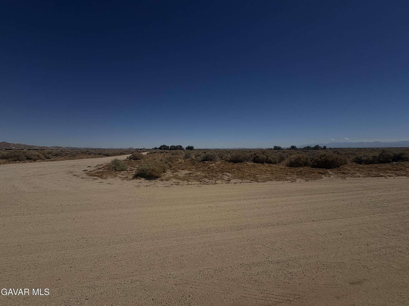 2.5 Acres of Residential Land for Sale in Rosamond, California