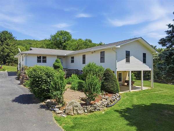 5 Acres of Land with Home for Sale in Jefferson, Maryland