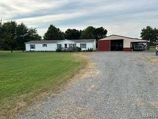 13.3 Acres of Land with Home for Sale in Sikeston, Missouri