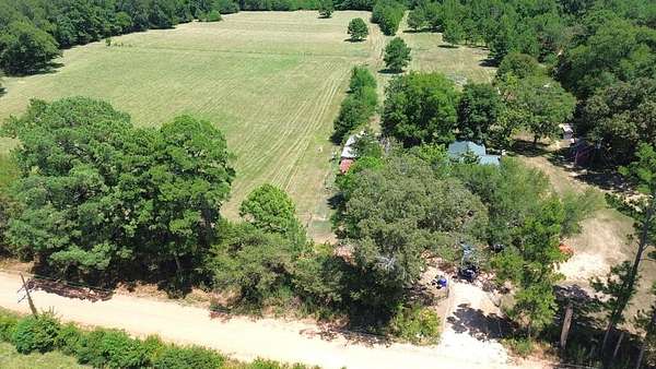 15 Acres of Land with Home for Sale in Crockett, Texas