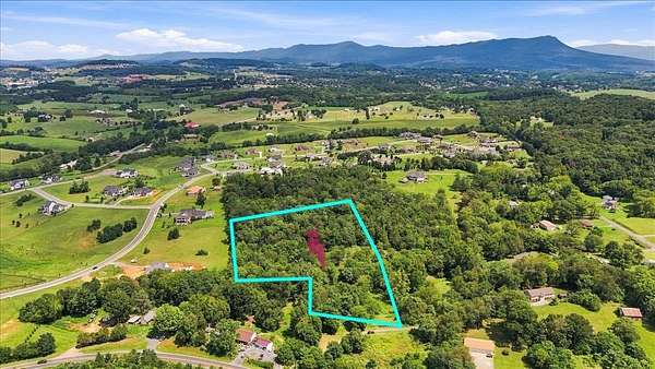 6 Acres of Residential Land for Sale in Harrisonburg, Virginia