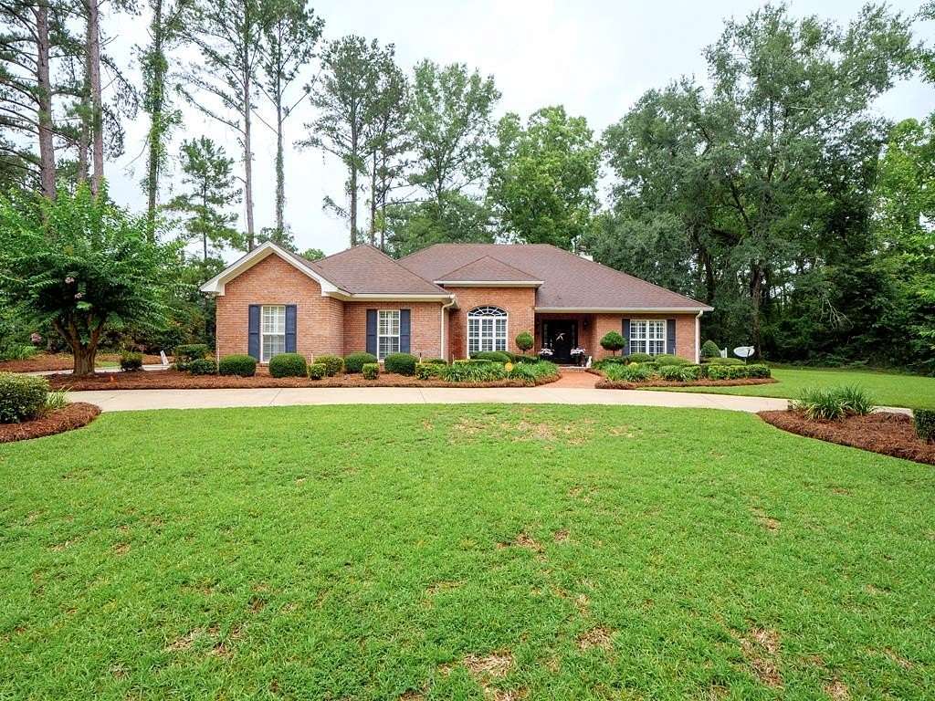 2 Acres of Land with Home for Sale in Valdosta, Georgia
