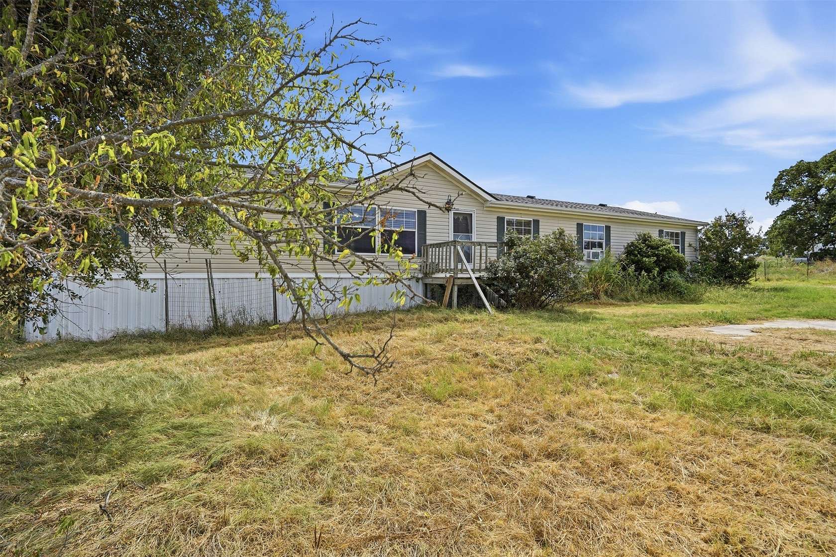 13.8 Acres of Land with Home for Sale in Boyd, Texas