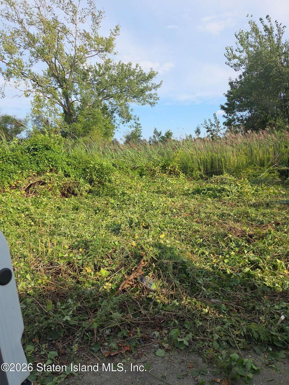 0.14 Acres of Residential Land for Sale in Staten Island, New York